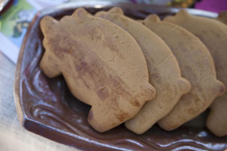 tray with gingerbread piggy cookies marranitos recipe