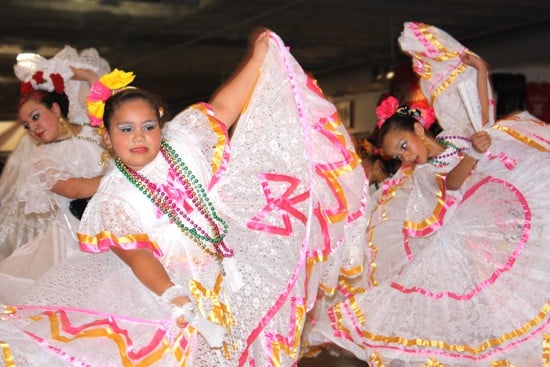 folklorico-dancers