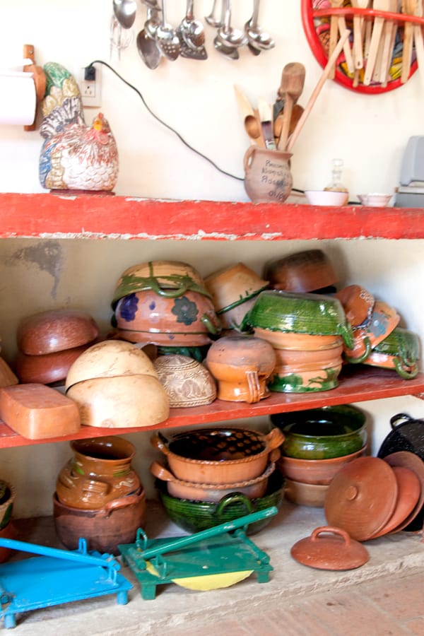 mexican-pottery-kitchen