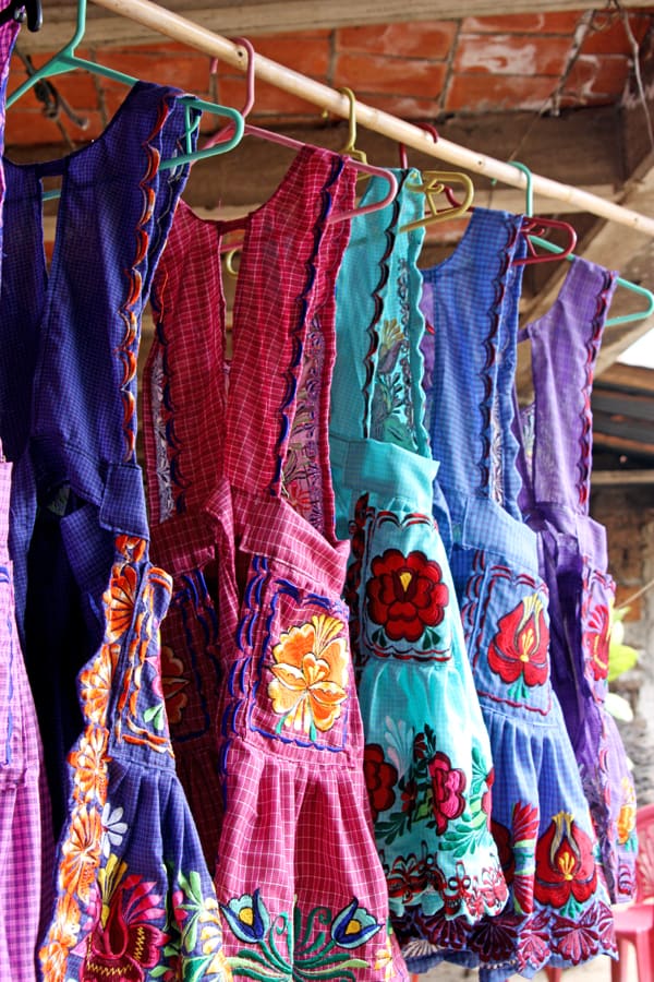 apron-oaxaca-san-miguel-del-valle