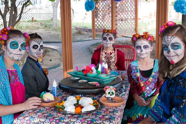 sugar-skull-decorating-party