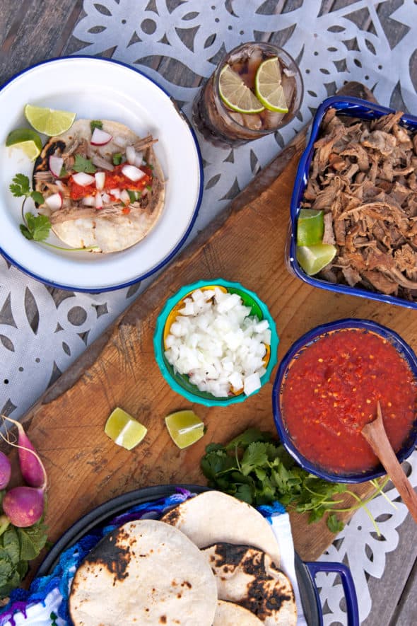 Tacos de Carnitas en CocaCola (CokeBraised Pork Tacos) Muy Bueno