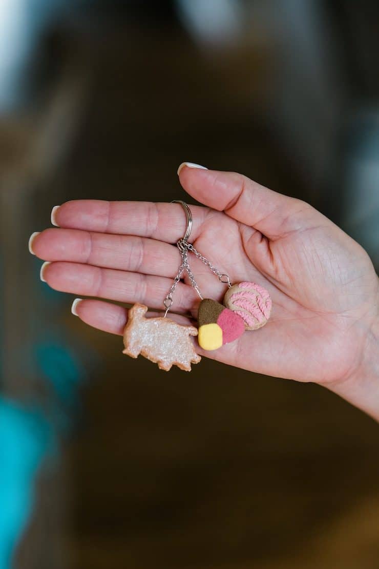 miniature Mexican sweet bread made of clay