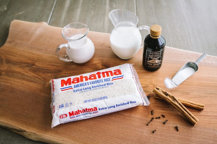 ingredients to make rice pudding with mahatma rice and Mexican vanilla cinnamon 