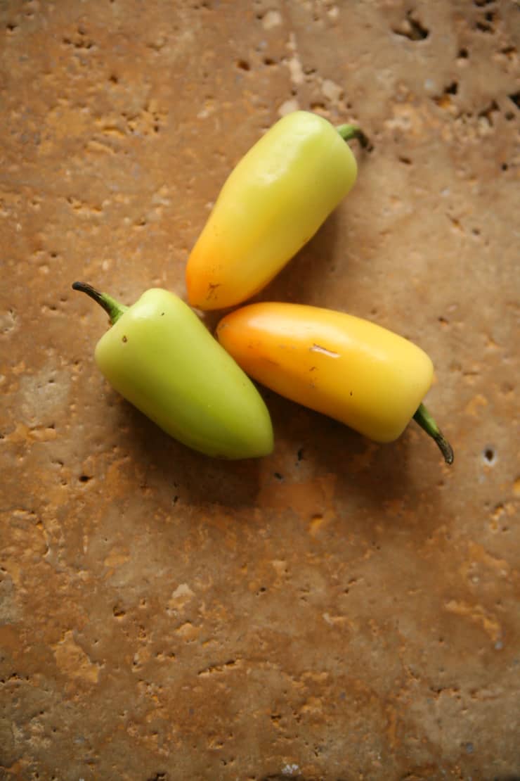 three chiles güeros