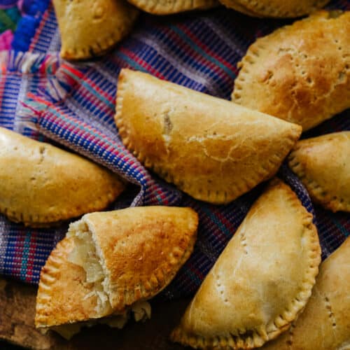 Baked Pineapple Empanadas (Mexican Empanadas de Piña) - Muy Bueno